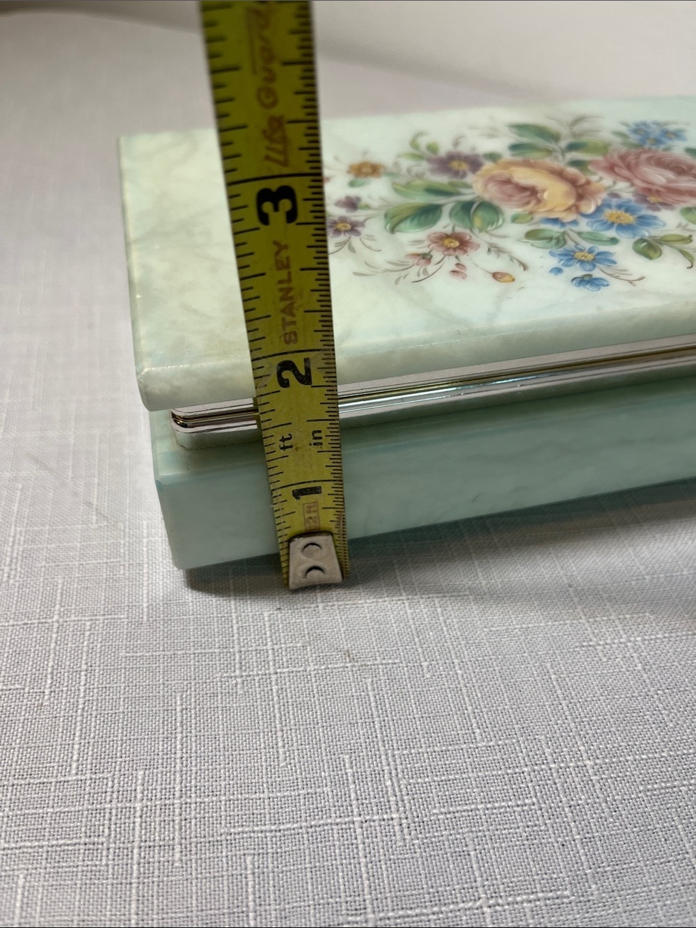Genuine alabaster jewellery box trinket dish
Italy, Giftcraft Ltd
Vintage - Picture 8 of 9